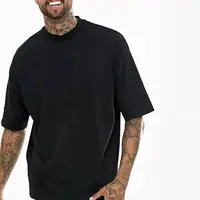 Camiseta masculina preta lisa com gola, camiseta grossa com caimento no ombro