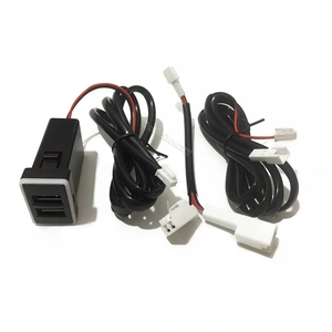 Cargador <span class=keywords><strong>USB</strong></span> Dual para teléfono móvil, adaptador de carga rápida, accesorios de coche para Toyota Camry Corolla Yaris Highlander Prado RAV4 - Product Image 3