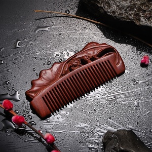 Peigne en bois de santal sculpté à la main de luxe, qualité héritage, peigne à cheveux chinois, souvenir de mariage - Product Image 5