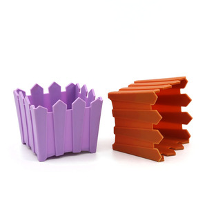Vaso da Giardino in Plastica Yicai con Forma Geometrica e Recinzione Solida per Piccoli Giardini - Product Image 1