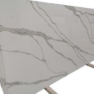 Dalles de pierre de quartz blanc en marbre artificiel Calacatta fabriqué par l'homme - Product Image 2