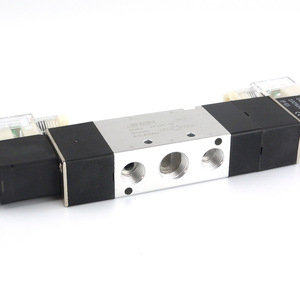 วาล์วนิวแมติกโซลินอยด์ JINEN รุ่น 4V330E-10 3/8 แบบสามตำแหน่งห้าทาง ชนิดระบายอากาศกลาง - Product Image 2