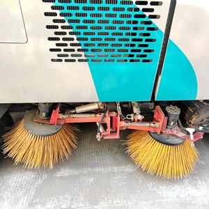 Balayeuse routière multifonctionnelle personnalisée Kailion, moteur diesel Cummins auxiliaire compatible Euro 3/Euro 6, balayeuse compacte de grande puissance - Product Image 3