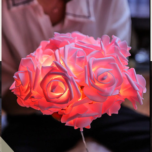 <span class=keywords><strong>Guirlande</strong></span> de fleurs artificielles à piles, lumières romantiques en forme de roses rouges pour la décoration de mariage, pour éclairer la nuit et ajouter une ambiance romantique - Product Image 6
