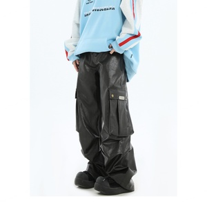 Pantalones de Cuero Holgados de Moda Personalizados para Hombre, Estilo Motociclista, con Pliegues en la Parte Inferior, Múltiples Bolsillos, Pantalones Cargo para Hombre - Product Image 3