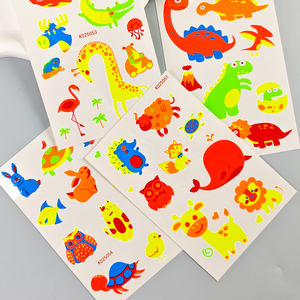Tatuaggi Temporanei Fluorescenti Personalizzati che si Illuminano al Buio, Motivi di Animali Cartoon, Adesivi Impermeabili per Viso e Corpo per Donne e Bambini - Product Image 5