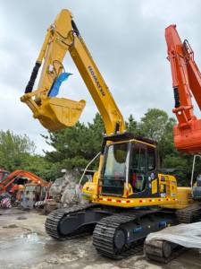 รถขุดตีนตะขาบขนาดกลาง Komatsu PC160 มือสอง เครื่องจักรไฮดรอลิกญี่ปุ่นแท้ สำหรับงานโครงสร้างพื้นฐานในเมือง - Product Image 3