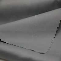 Tissu tissé en nylon 40D Ripstop 100% recyclé, écologique, respirant, imperméable, pour vêtements de sport, manteaux, robes, filles