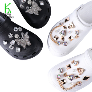 Accesorios de aleación para decoración de zapatos, hebilla de zapato, <span class=keywords><strong>adornos</strong></span> de cadena de diamantes de imitación de cristal acrílico, novedad - Product Image 3