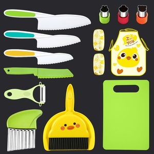 Ensemble de couteaux de chef pour enfants personnalisés et sécurisés avec poignées antidérapantes, lames en plastique écologique et en acier inoxydable, planche à découper et <span class=keywords><strong>mini</strong></span> fouet - Product Image 5