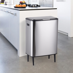 <span class=keywords><strong>Cubo</strong></span> de <span class=keywords><strong>basura</strong></span> de cocina rectangular de acero inoxidable de <span class=keywords><strong>16</strong></span> galones/60 <span class=keywords><strong>litros</strong></span> con contenedor de compost interno y patas de plástico extraíbles - Product Image 3