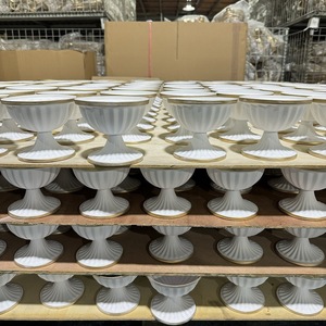 European-style Retro <strong>White</strong> Metal Flowerpot Iron Flower Vases Wedding Banquet Table Flower Vases <strong>Candlesticks</strong> - Product Image 5