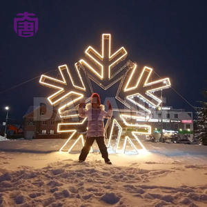 Tira de Luces LED IP65 Personalizada con Diseño de Copo de Nieve, Iluminación Decorativa Blanca Cálida para Navidad y Año Nuevo, Decoraciones Interiores/Exteriores - Product Image 2