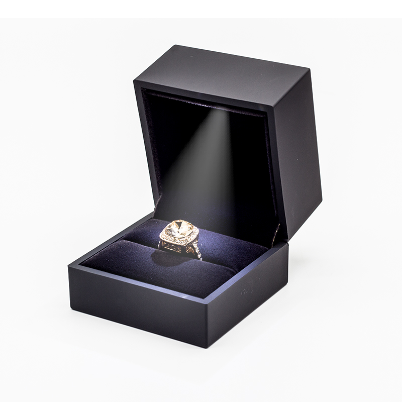 Boîte à bague / LED blanche