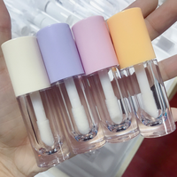 Emballage de maquillage en gros conteneur de brillant à lèvres rose épais tubes de brillant à lèvres baguette de grande taille logo personnalisé tube de brillant à lèvres vide