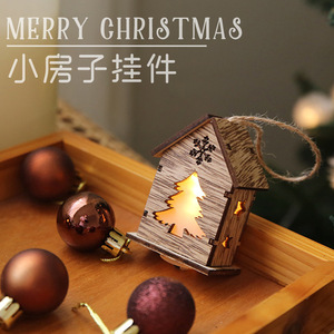 Decorazione natalizia a forma di casetta in legno luminosa, ornamenti pendenti in legno che si vendono bene oltre confine. - Product Image 2