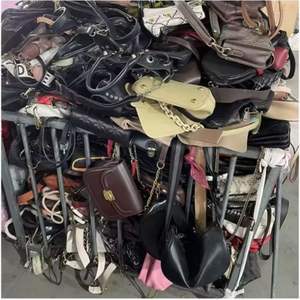 Sacs d'<span class=keywords><strong>Occasion</strong></span> en Gros de Qualité Premium Fournisseur, Unisexe, de Seconde Main, Grade Adulte pour l'Été, Emballés en Balles - Product Image 6