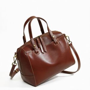 Sac de toilette texturé tendance, sac à bandoulière rigide en PC - Product Image 1