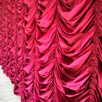 Rideaux Décoratifs Personnalisés d'Usine, Luxe, Rouge, Motif Ondulé et Volanté, pour Fond de Scène, Fête, Théâtre, Salle de Mariage