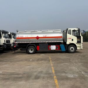 รถบรรทุกน้ำมัน FAW J6L 4x2 ขนาด 15,000 ลิตร รถบรรทุกน้ำมัน 12 คิว สำหรับขนส่งน้ำมันดีเซลและเบนซิน - Product Image 4