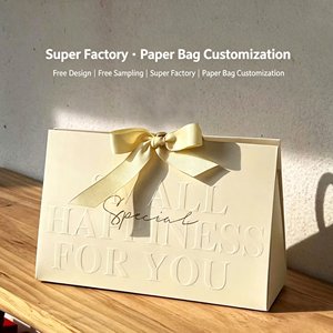 Bolsa de regalo de lujo personalizada de alta gama, bolsa de regalo para decoración de ropa de alta gama, logotipo personalizado para empresas con asa. - Product Image 1