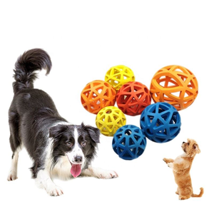 Jouets <span class=keywords><strong>pour</strong></span> animaux de compagnie : <span class=keywords><strong>Balle</strong></span> en caoutchouc naturelle à trous, style tendance, <span class=keywords><strong>pour</strong></span> mâcher et nettoyer les dents, mignonne, non toxique, jouet couineur <span class=keywords><strong>pour</strong></span> chiens - Product Image 2