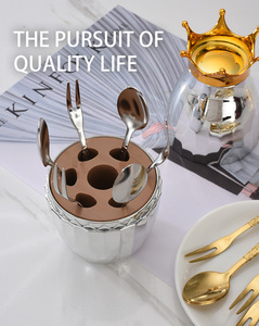 Nouvel Arrivage – Ensemble de Couverts en Acier Inoxydable « <span class=keywords><strong>Petite</strong></span> Couronne » – <span class=keywords><strong>Fourchette</strong></span> et Cuillère Exquises pour Œufs – Coffret Cadeau 6 Pièces - Product Image 3