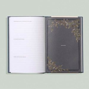 Livre souvenir familial « L'histoire de papa » – Édition de luxe mini A5 personnalisable, couverture rigide en cuir avec gaufrage or/argent - Product Image 2