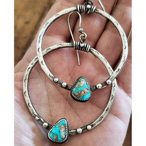 Boucles d'oreilles créoles en argent tibétain avec pierre turquoise sertie, style bohème, bijoux unisexes, plaqué argent antique - Product Image 6