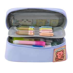 Estuche para lápices azul claro con cierre de cremallera y parche de oso para uso escolar u oficina - Product Image 6