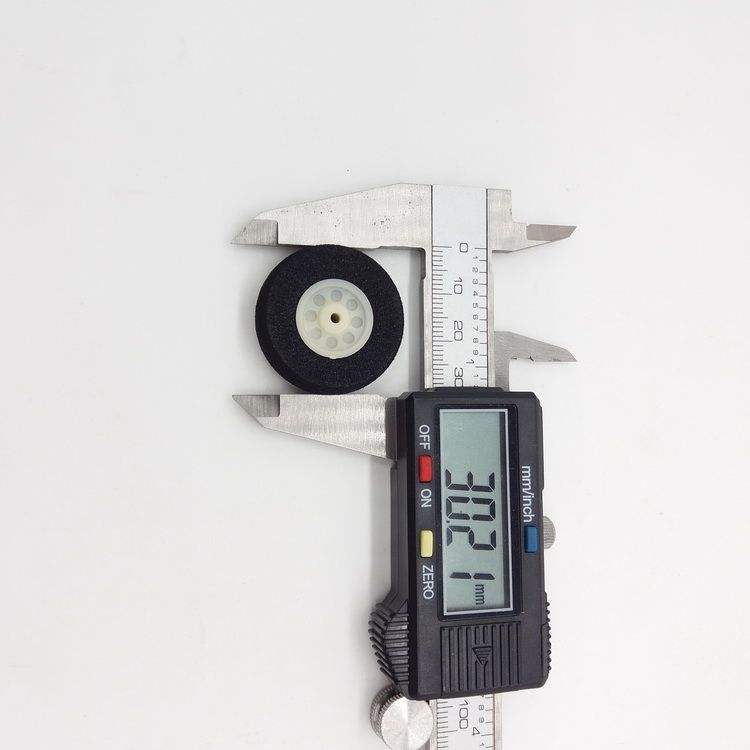 เส้นผ่านศูนย์กลาง 30 มม., รูรับแสง 2.1 มม.