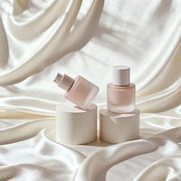 Flacon pompe cylindrique de luxe personnalisé de 50 ml en verre à fond épais pour lotion, fond de teint, sérum, cosmétiques et soins de la peau rechargeable