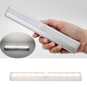 Mini lampe <span class=keywords><strong>LED</strong></span> <span class=keywords><strong>avec</strong></span> capteur de mouvement sans fil à infrarouge, alimentée par piles AAA, idéale pour un placard, 4/10 unités - Product Image 2