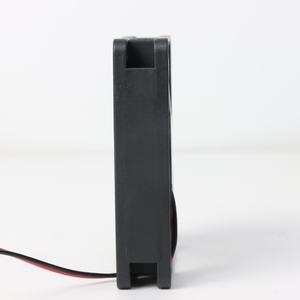 Ventilateur axial de refroidissement SUNON ME70151V1-000C-A99 électrique 70x70x15mm 12VDC 113mA 1.36W 3300RPM 27.0CFM à roulement à billes pour armoire et onduleur - Product Image 3