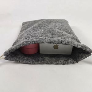 Gris logotipo personalizado bordado yute arpillera regalo cordón bolsa suave yute joyería bolsa con logotipo al por mayor - Product Image 2