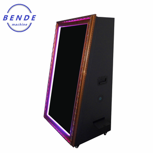 Cabina de Fotos con Espejo Mágico para Bodas y Eventos, Pantalla Táctil de 65 <span class=keywords><strong>Pulgadas</strong></span>, Marco con Luz LED y Ventilador de Refrigeración - Product Image 1