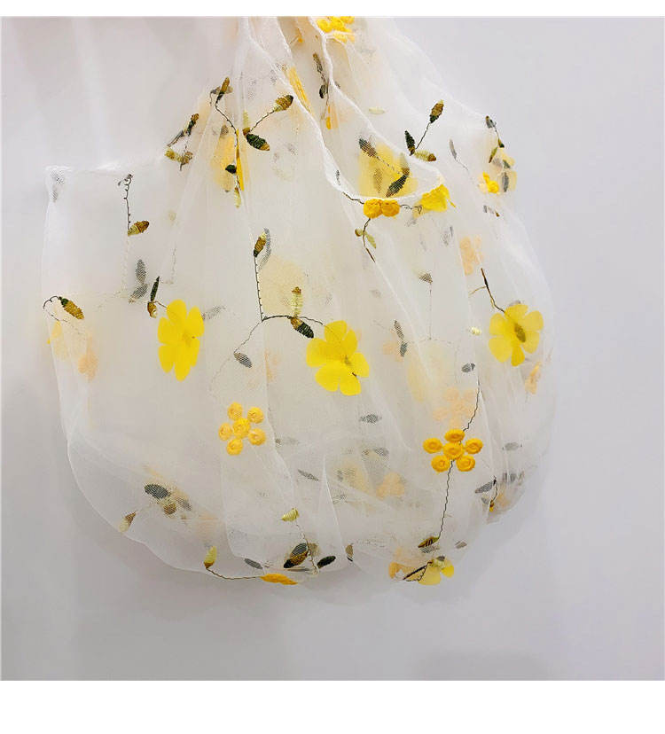 สีเหลือง