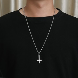 Collier en acier inoxydable de style européen et américain, croix inversée de saint Pierre, chaîne en bambou, pendentif sportif unisexe, diable - Product Image 2
