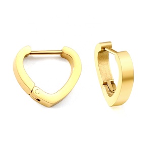 Boucles d'oreilles créoles Huggie en acier inoxydable plaqué or 18 carats, bijoux de mariage, de fiançailles et d'anniversaire, boucles d'oreilles cœur creux pour femmes - Product Image 1