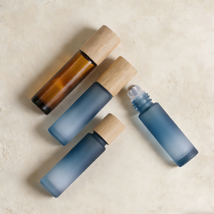 Botellas Portátiles de Vidrio con Rodillo y Tapas de Bambú, Opciones de Color Personalizadas, Tamaño de Viaje para Aromaterapia y Sueros para el Cuidado de la Piel - Product Image 3