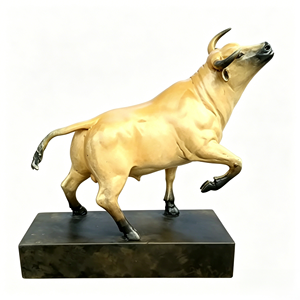 Statue de <span class=keywords><strong>taureau</strong></span> en laiton doré antique, sculptée et colorée à la chaleur, pour cadeau de bureau de direction - Product Image 2
