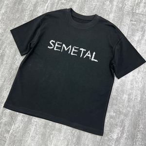 T-shirt noir pour homme grande taille, design personnalisé, coton lourd 230 g/m², imprimé, col rond, coupe ample et carrée. - Product Image 1