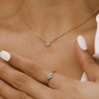 Collier, bague et boucles d'oreilles en argent sterling 925 avec pendentif trèfle à quatre feuilles de luxe SPJ Wholesale pour femmes et filles.