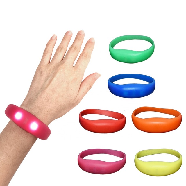 TikTok Trending New Design Vibration Sensor Flashing Wristband for K-pop Concert Rave Party Music Festival Support LED Bracelets