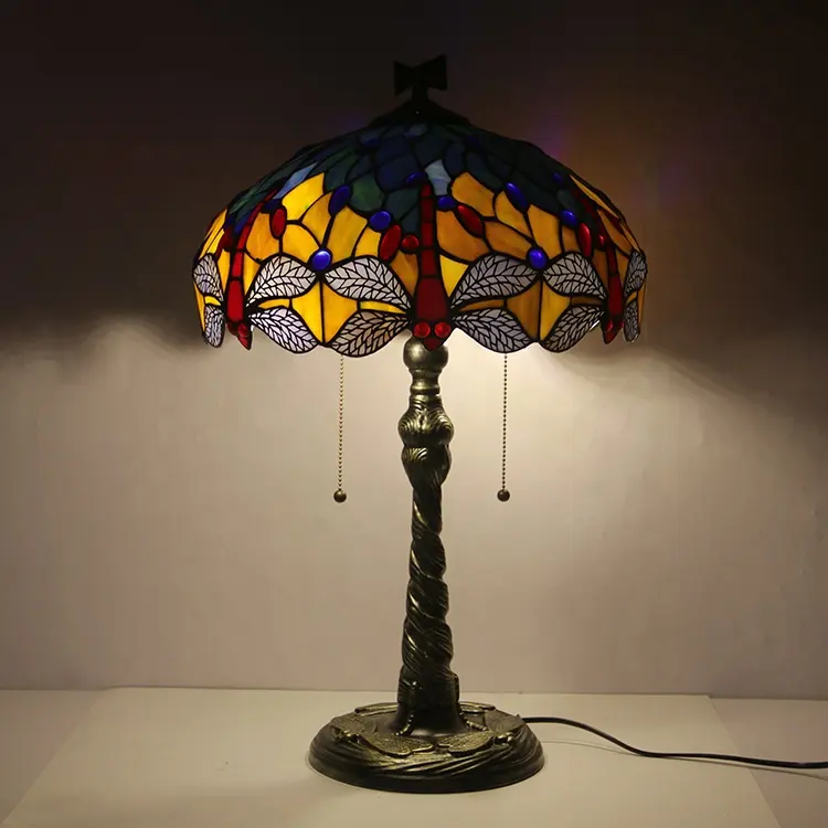 LongHuiJing Tiffany Desk Lamp Libélula Vitral Abajur Candeeiros De Mesa Antigo Lâmpada De Canto Com Base De Libélula Mosaico