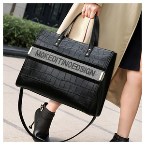 Bolsos cruzados de diseño de moda, bolsos de hombro de cuero PU de alta calidad, bolsos de mano casuales de lujo para mujer - Product Image 1