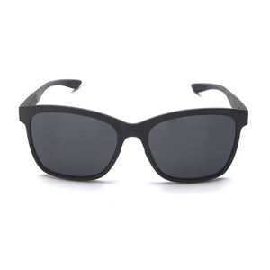 Custom Branded Luxury Unisex Black Polarized Sunglasses Trending UV Protection for Travel & Driving TR90 <b>Frame</b> Material - Product Image 2