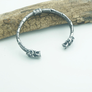 Brazalete Vikingo para Hombre, Joyería Pagana, Dios Nórdico Odín, Cabezas de Lobo, Anillos de Brazo, Chapado en Acero Inoxidable, Brazalete Trenzado - Product Image 4