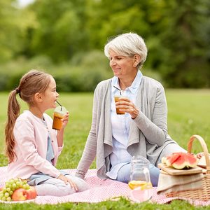 Vasos desechables para postres, vaso de plástico duro, <span class=keywords><strong>precio</strong></span> de fábrica personalizado, jugo, pastel de leche, 12 oz, 16oz, vasos de plástico con tapas de cúpula - Product Image 5