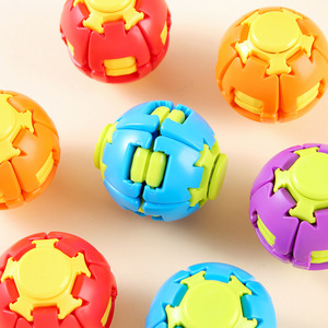 Balle Infinie Colorée Transformable, Jouet Anti-Stress Pliable, Puzzle Sensoriel de Bureau pour Enfants et Adultes - Product Image 4